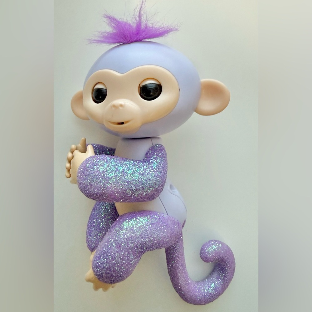 Fingerlings Interactive Glitter Monkey - Picture 2 of 6